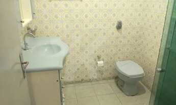 Imagem 4: Casa térrea com 2 quartos, sala, cozinha, banheiro, área de serviço e 3 vagas de garagem