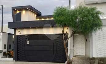 Imagem: Linda casa á venda com 3 dormitórios na