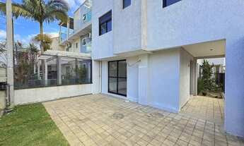 Imagem 4: Casa em Porto Alegre, no bairro Hípica, com 4 dormitório(s), à venda