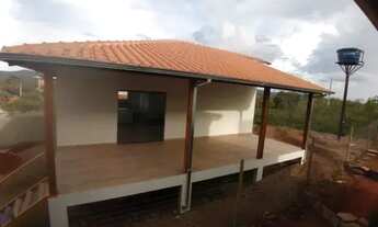 Imagem 2: Vende-se Casa Espaçosa com Linda Vista!