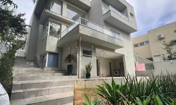 Imagem: Casa à venda com 3 suítes no Condomínio