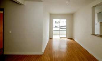 Imagem 2: Apartamento com 2 quartos, varanda e lazer para venda