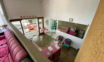 Imagem: Ampla Residência em Rua sem Saída