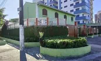 Imagem: Casa em condomínio horizontal em um dos