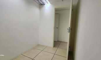 Imagem 6: Conjunto comercial à venda, 38 m² , subdividido em 03 salas mais banheiro e 01 vaga de est