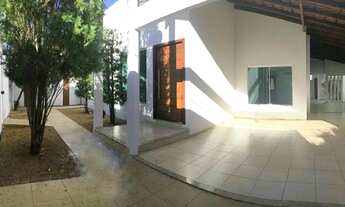 Imagem: Casa com Piscina na Região Central