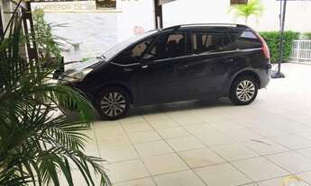 Imagem 2: Belíssima Casa de Condomínio com Piscina privativa