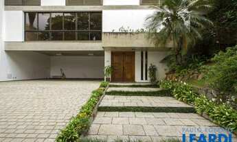 Imagem: CASA ASSOBRADADA - BELA VISTA - SP