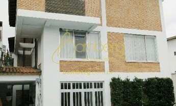 Imagem 2: Belíssimo sobrado, espaçoso e em ótima localização. Confira!