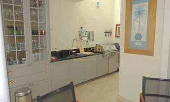 Imagem 7: Alto padrão com piscina em condomínio fechado