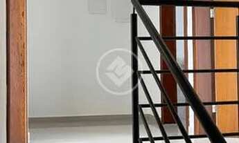 Imagem 7: FA_Lindo sobrado com dois quartos sendo um suite, lavabo, e uma vaga de garagem coberta em