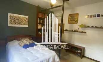 Imagem 16: Casa com 438 metros de area total, 4 dormitórios (1 suíte), 4 vagas e amplo espaço para ár