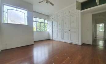 Imagem 7: CASA MARAVILHOSA de frente para o Jardim Botânico, com vista para a copa das árvores!