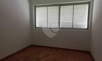 Imagem 3: Apartamento recém reformado , pintado . São 120 m² de área útil
