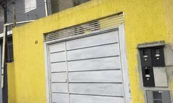 Imagem: Duas casas de 3 comodos com 2 vagas