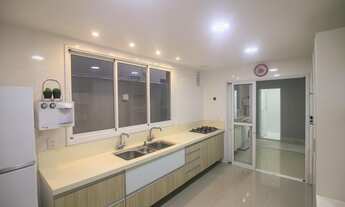 Imagem 2: Casa de condomínio para venda possui 360 metros quadrados com 4 quartos