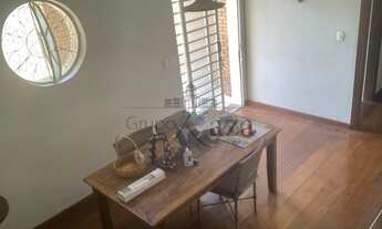 Imagem 7: Casa para venda tem 266 metros quadrados com 3 quartos em Jardim Siesta - Jacareí - SP