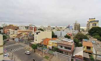 Imagem 6: Apartamento de três dormitórios, suíte e uma vaga de garagem no bairro Santana em Porto Al