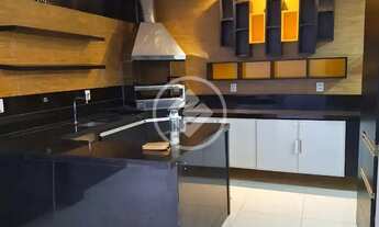 Imagem 3: Sobrado à venda no Condomínio Mont Serrat, com móveis planejados na sala, cozinha e nas 03