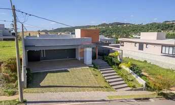 Imagem 3: Casa a venda em Vinhedo, térrea, no condomínio Recanto das Palmas, super bem localizado