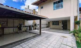 Imagem 3: Casa Duplex com 4 Suítes e Deck com Churrasqueira