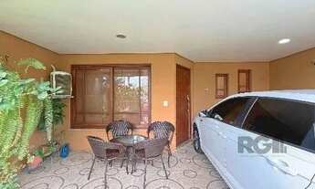 Imagem 3: Casa em Porto Alegre, no bairro Hípica, com 3 dormitório(s), e 3 banheiros, à venda