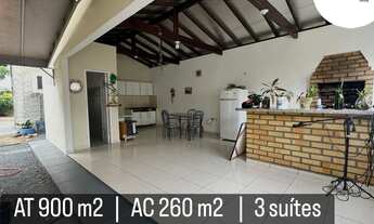 Imagem: Casa de esquina. 3 suites. AT 900 m2. AC