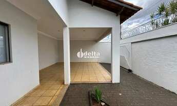 Imagem 3: Casa residencial com 3 quartos sendo 1 suíte disponível para venda e locação no Bairro Vig