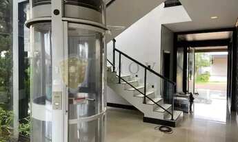 Imagem 4: Sobrado no condomínio Alto Padrão, com 380 m², 5 Quartos, sendo 5 suítes, sendo uma suíte