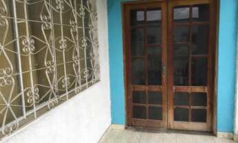 Imagem 3: Ampla casa de dois quartos, na Praça da Bandeira - Vilar dos Teles - SJM