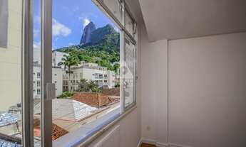 Imagem 6: Humaitá! Rua tranquila, com guarita e cancela, vista Cristo, 3 quartos, lavabo, banheiro s