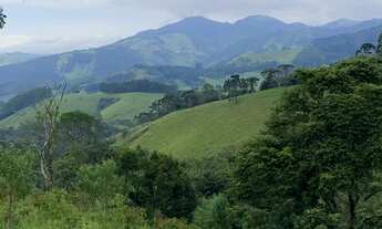 Imagem 3: Terreno com rio de divisa e platô natural