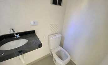 Imagem 4: Sobrado à venda com 2 dormitórios, sendo uma suíte com sacada e quintal com churrasqueira