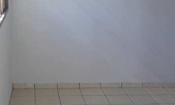 Imagem 3: Sobradinho com 4 quartos sendo um suíte. Sala, cozinha. Banheiro social Garagem