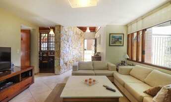 Imagem 3: Belíssimo sobrado, amplo e em ótima localização. Confira!