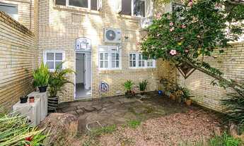 Imagem 4: Casa de condomínio para venda tem 219 metros quadrados com 3 quartos