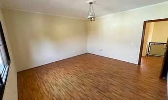 Imagem 7: Sobrado para aluguel possui 274 metros quadrados com 4 quartos