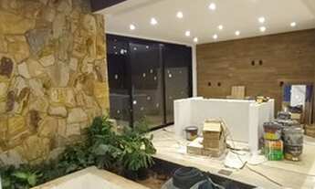 Imagem 6: Casa de condomínio para venda possui 255 metros quadrados com 3 quartos