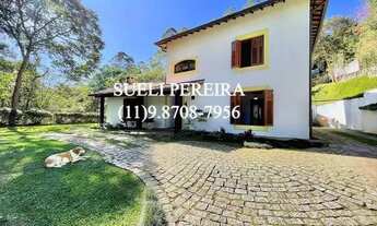 Imagem 6: Casa de condomínio para venda possui 478 metros quadrados com 4 quartos