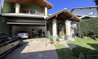 Imagem: Casa com 4 Dormitorio(s) localizado(a) no