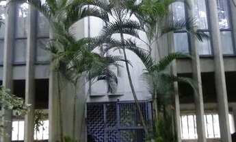 Imagem 2: Apto na SQN 107 Bloco F 1º andar 2 suites 2 vagas de garagem