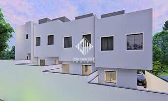 Imagem 2: Sobrado de 3 dormitórios com 1 suíte e garagem coberta em São José/SC