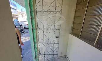 Imagem 2: Casa com 1 dormitório, sala, cozinha, banheiro e área de serviço