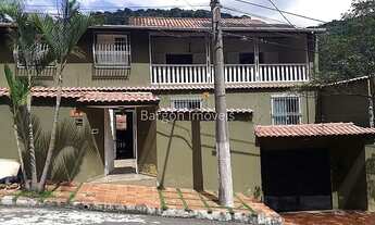 Imagem 2: Excelente casa de 6 quartos sendo 2 suítes no Bairro Vale do Ipê em Juiz de Fora