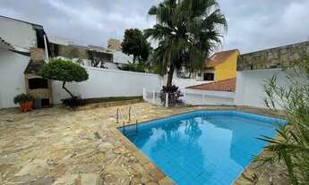 Imagem 2: Casa com 3 Quarto(s) e 4 banheiro(s) para Alugar, 272 m² por R$ 18500 / Mês