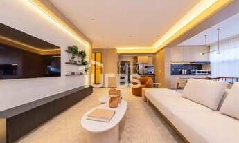 Imagem 2: Apartamento de Luxo à venda Setor Bueno 3 suítes, 3 vagas Varanda gourmet e churrasquei