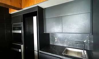 Imagem 5: Laise mostra Loft com Fino acabamento