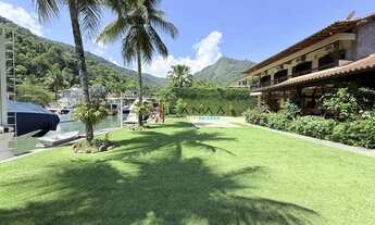 Imagem: Residência de Luxo com Estrutura Náutica