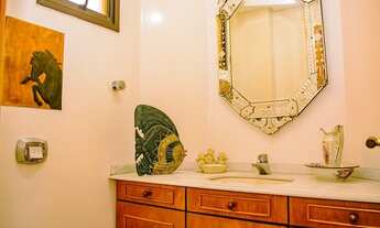 Imagem 4: Apartamento 4 dormitórios arejado e ensolarado, no Centro de Florianópolis