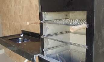 Imagem 2: Casa sendo 2 Quartos 1 suíte, sala e cozinha Pe direito duplo bem alto, Próximo ao passeio